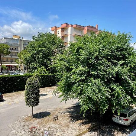 Condominio Centrale 104 Lignano Sabbiadoro Bagian luar foto