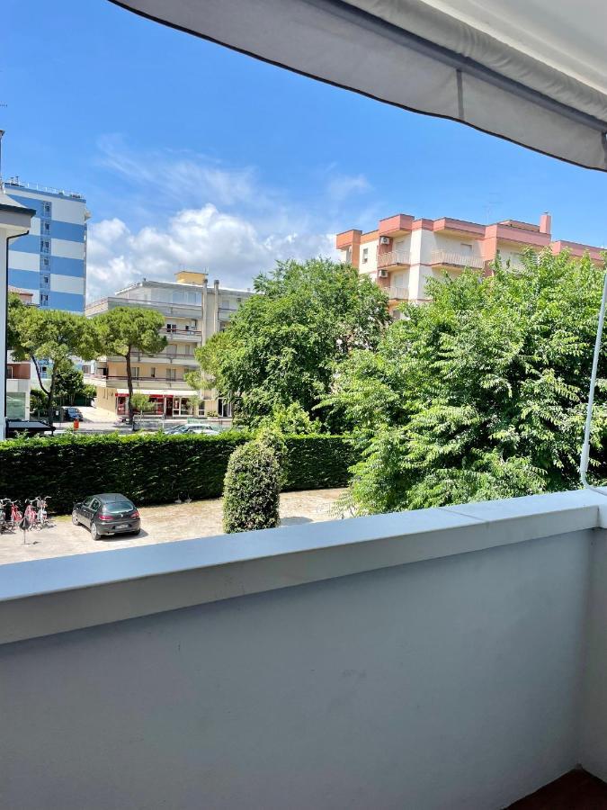 Condominio Centrale 104 Lignano Sabbiadoro Bagian luar foto